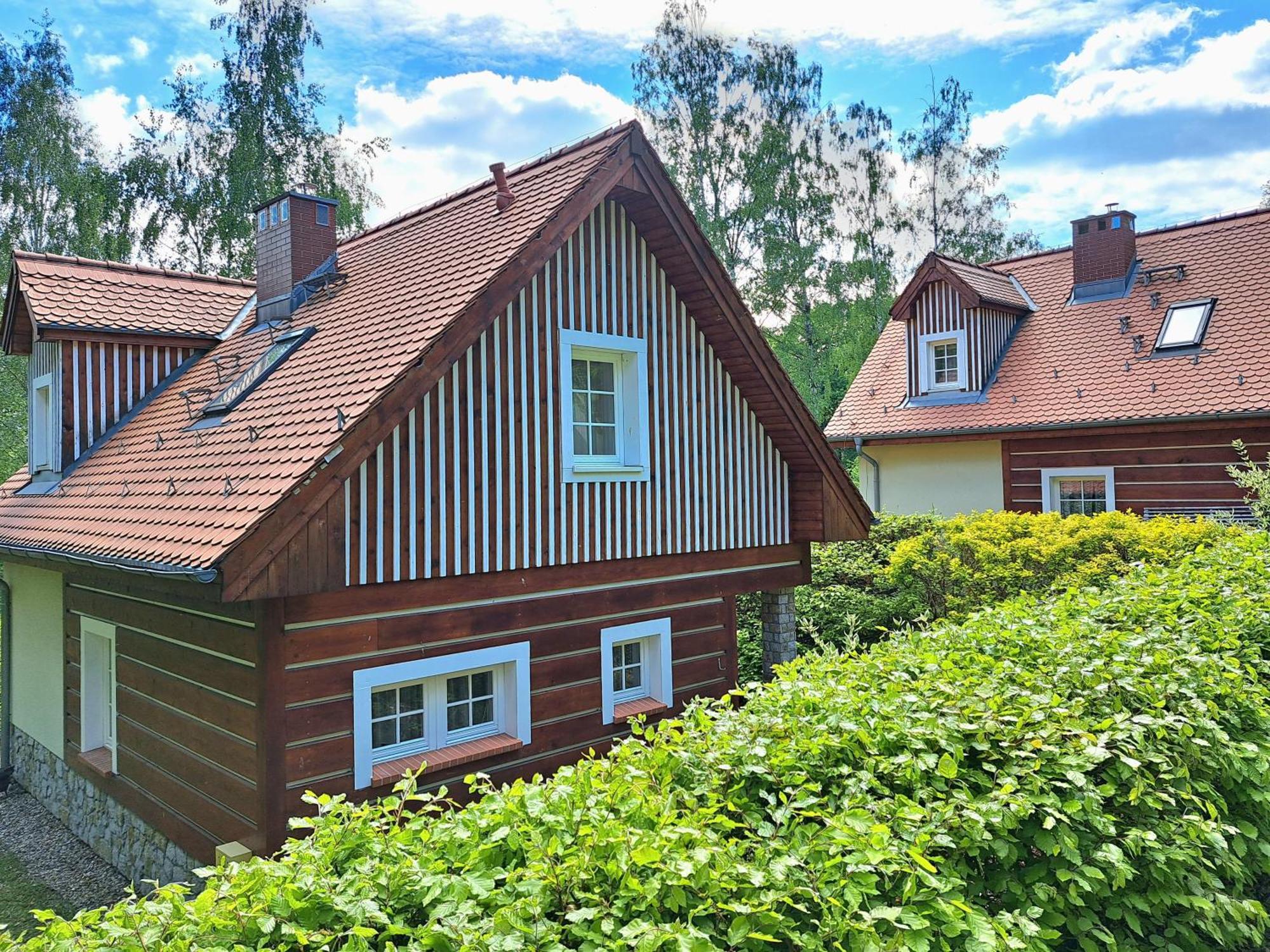 Dom Tole Chalet