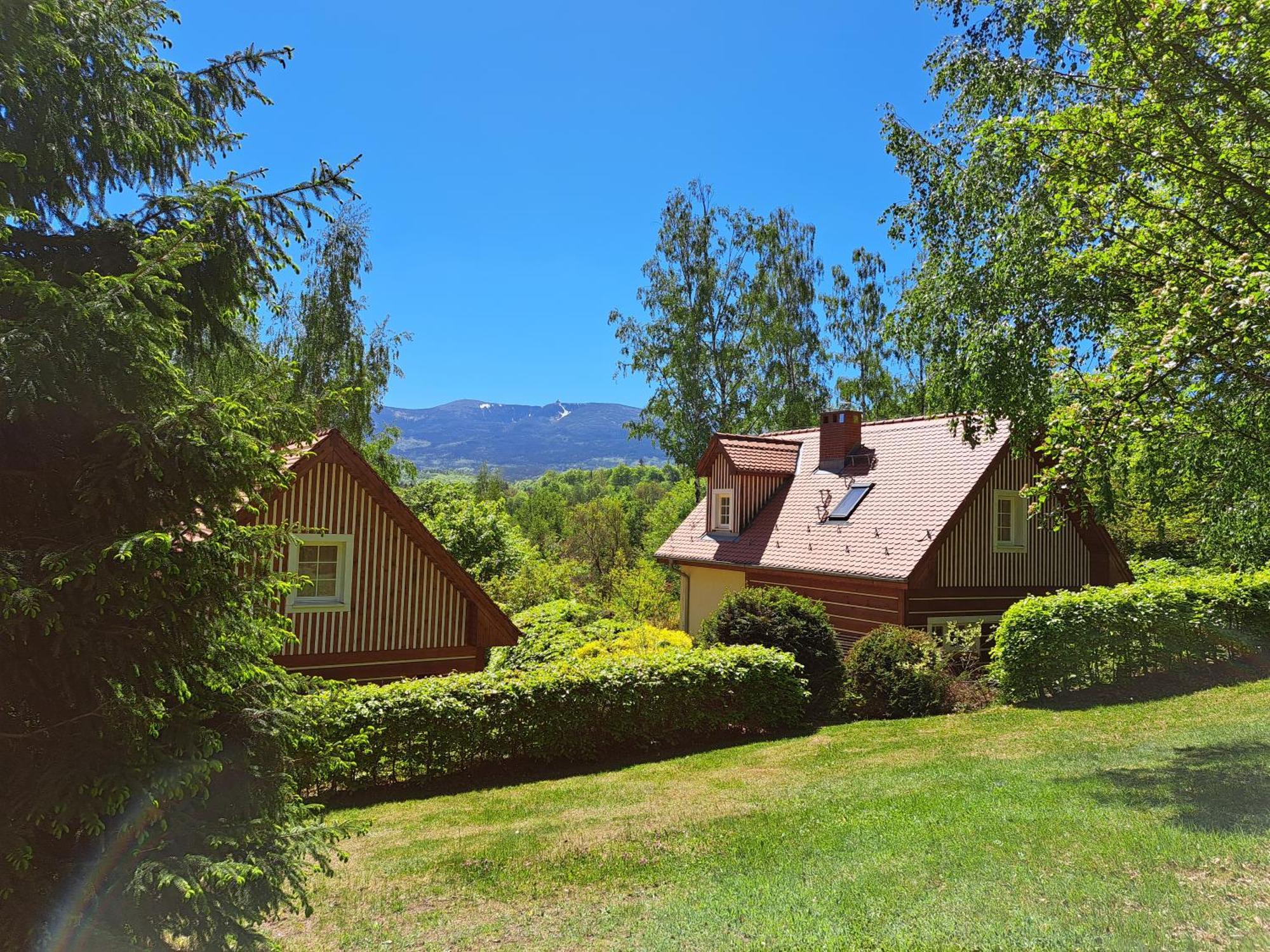 Dom Tole Chalet *